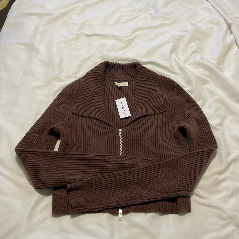 Brown cropped collared zip sweater